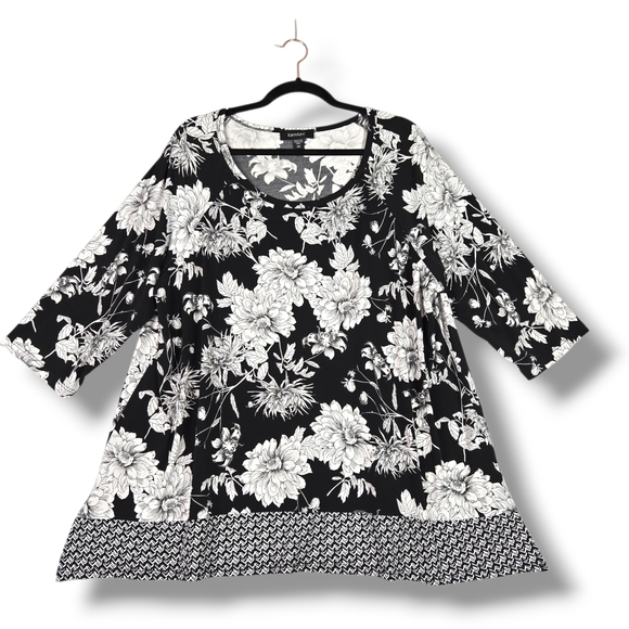 Karen Kane Tops - Karen Kane Size 2X Black White Floral Top Wrinkle Free Tunic